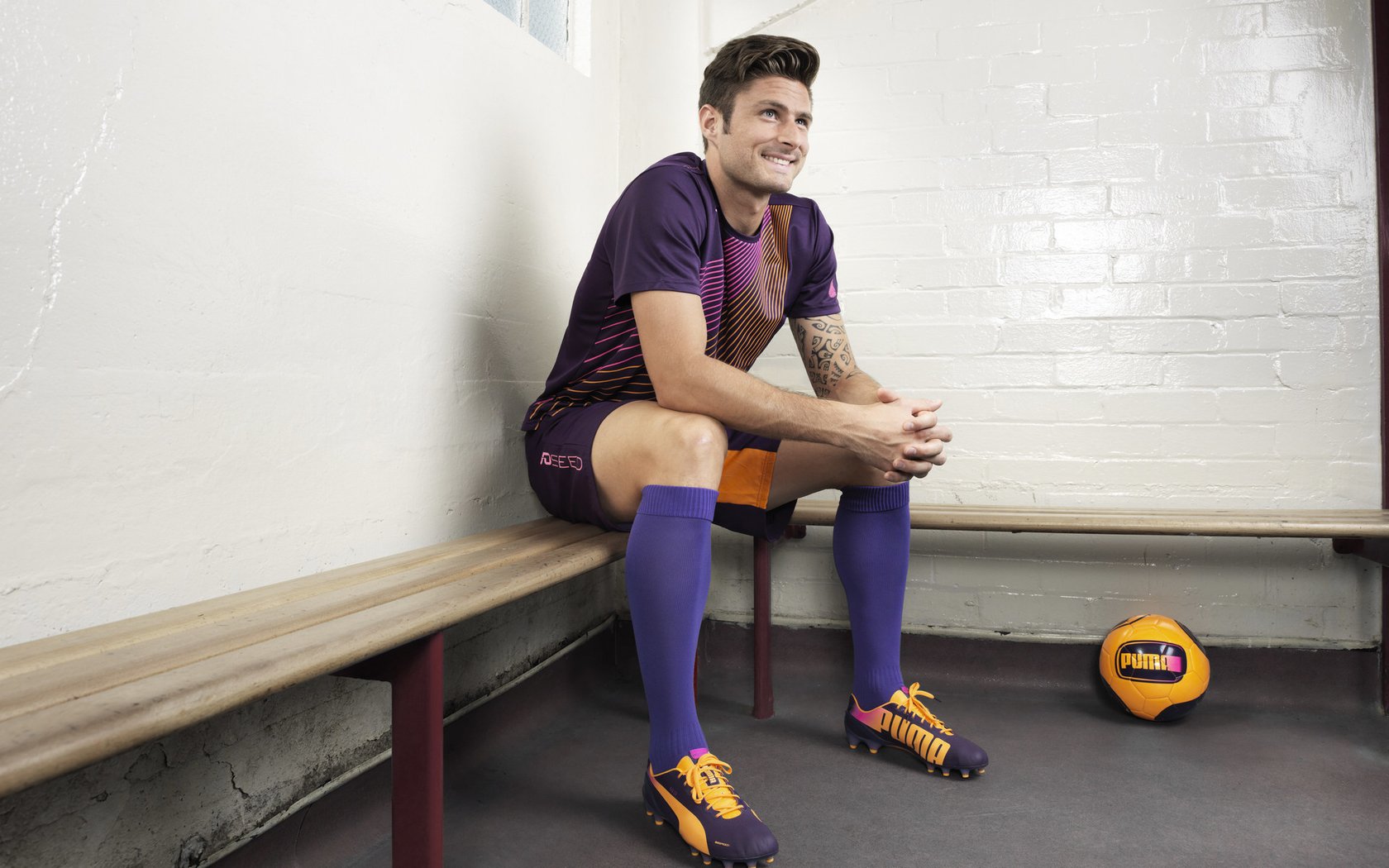 皇家马德里主场4-2击败塞维利亚,完美收官2024年,皇家马德里球赛