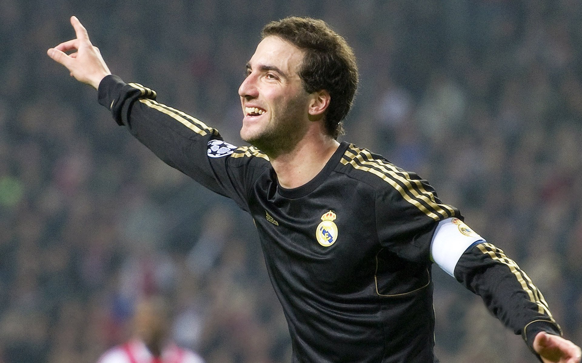 皇马后防线严阵以待,力保客场不败,皇马后位