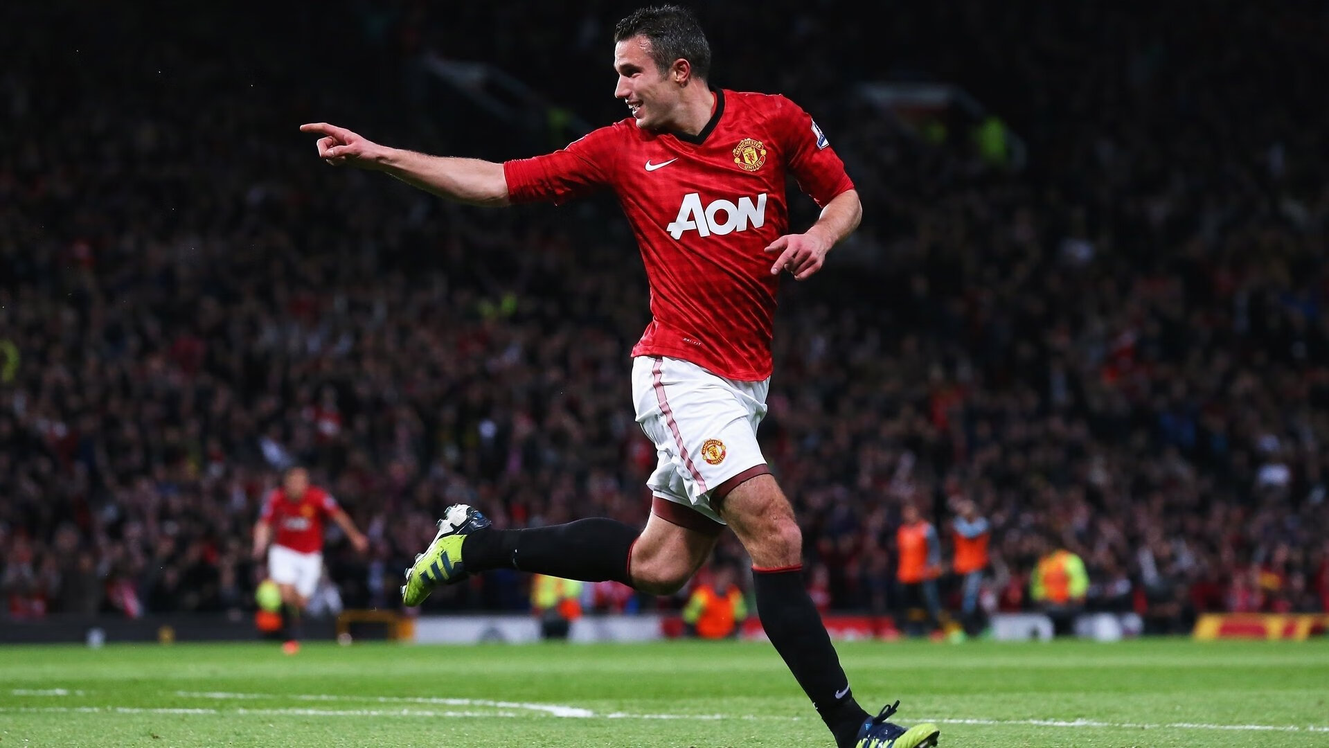 “荒漠流星:沙丘上的极速追逐”,沙漠流沙